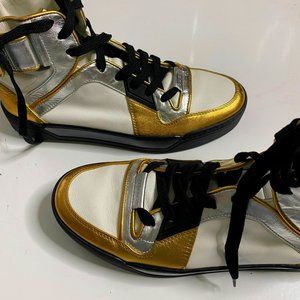 Women Sze 7.5 Gucci Sign High Top  Metallic Gold and Silver(Men Sze 5)